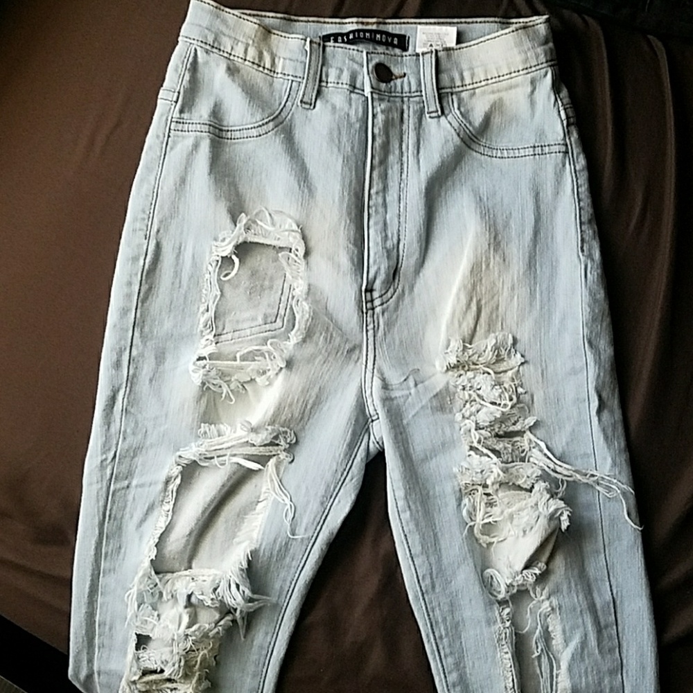 Fashion nova light ripped jeans